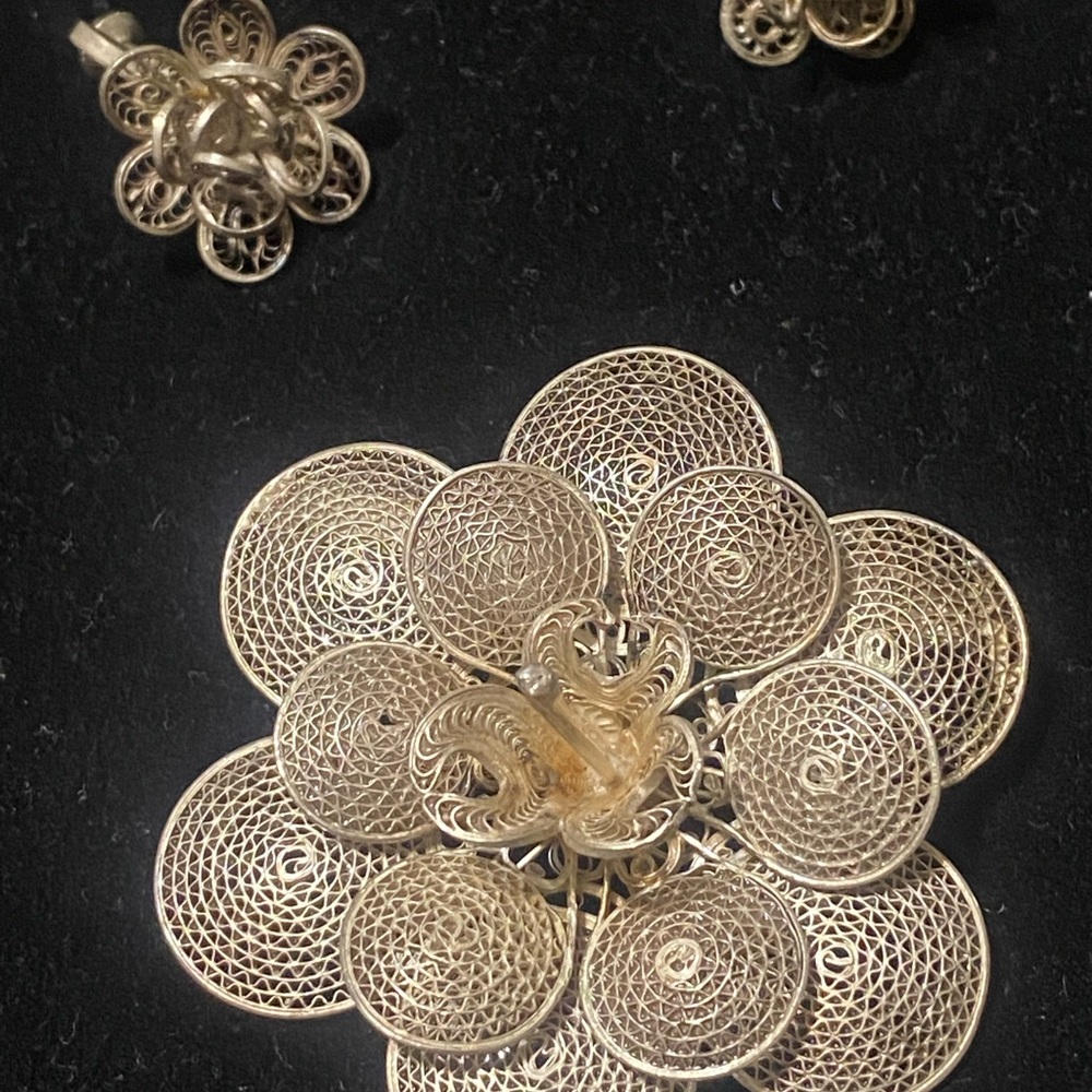 Elegant Gold Filigree Flower Brooch with Matching Earrings - Women Jewelry